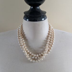 CHUNKY PEARL LONG VINTAGE NECKLACE